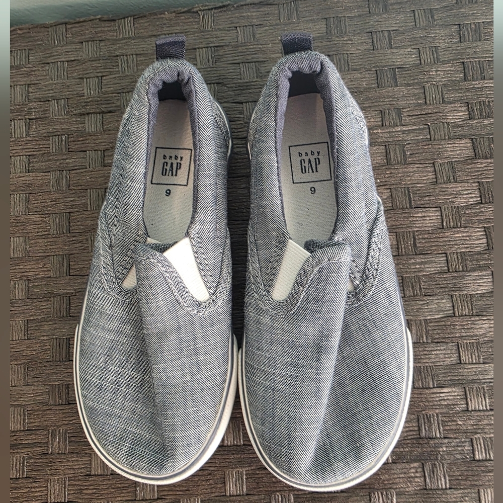 Baby Gap Kids Blue Gray Denim Slip-On Shoes Chambray Sneakers 9 Unisex